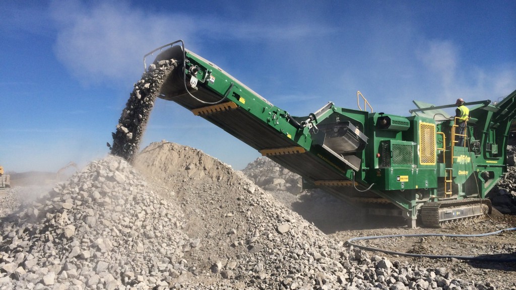 Choosing a mobile impact crusher for C&D recycling