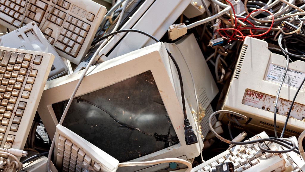 10 tips for eliminating e-waste in the workplace