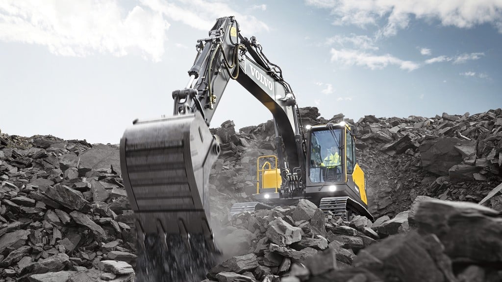 How mid-size excavators are using technology to boost versatility and performance