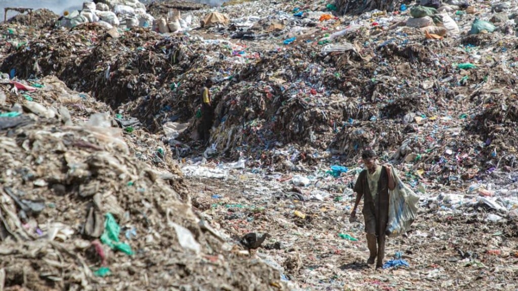 Representatives from 175 nations endorse plastic pollution resolution at UN Environment Assembly