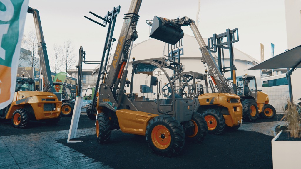 AUSA showcases new range of electric dumpers and telehandlers at bauma 2022
