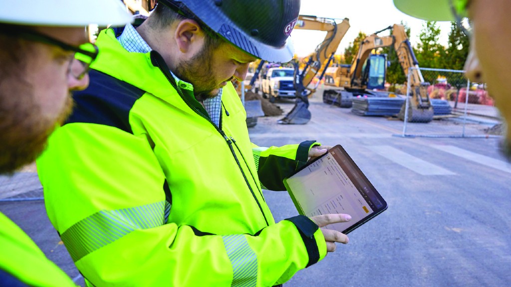 Manage equipment regardless of manufacturer with Cat’s fleet management platform