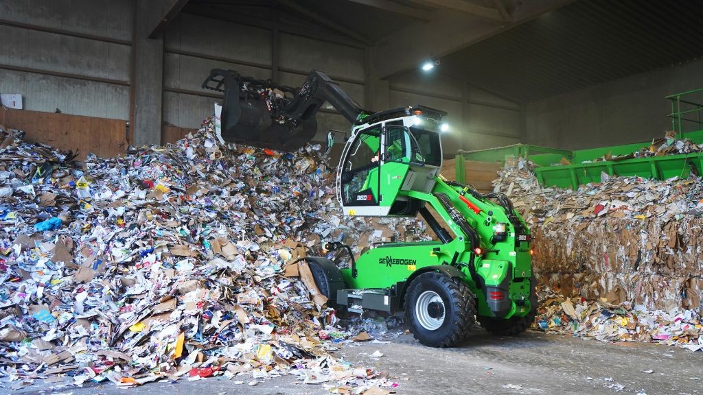 New SENNEBOGEN telehandler brings 50% faster work speeds to recycling facilities