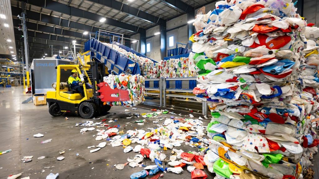 STADLER and Republic Services expand high-quality plastics recycling with second Polymer Center