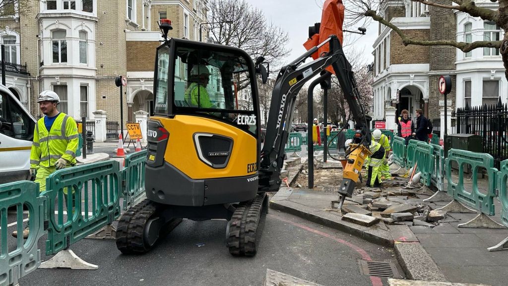 Volvo CE attends talks focused on reducing emissions from construction equipment