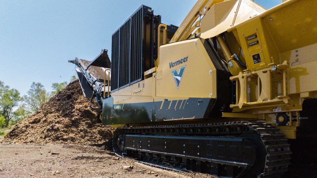 Tracked horizontal grinder from Vermeer offers advanced technology options