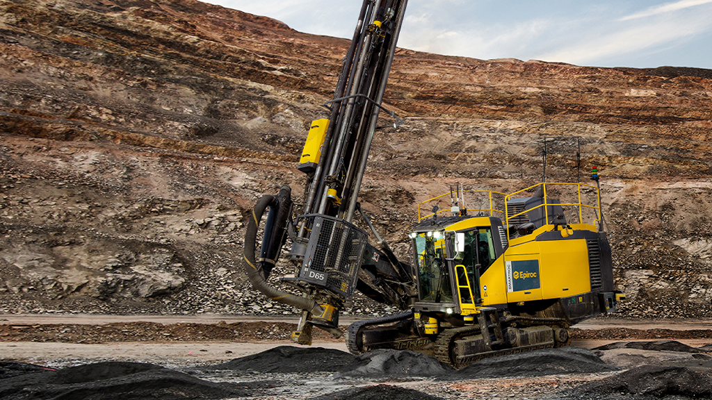 Epiroc and Luck Stone’s first fully autonomous drill rig for aggregates
