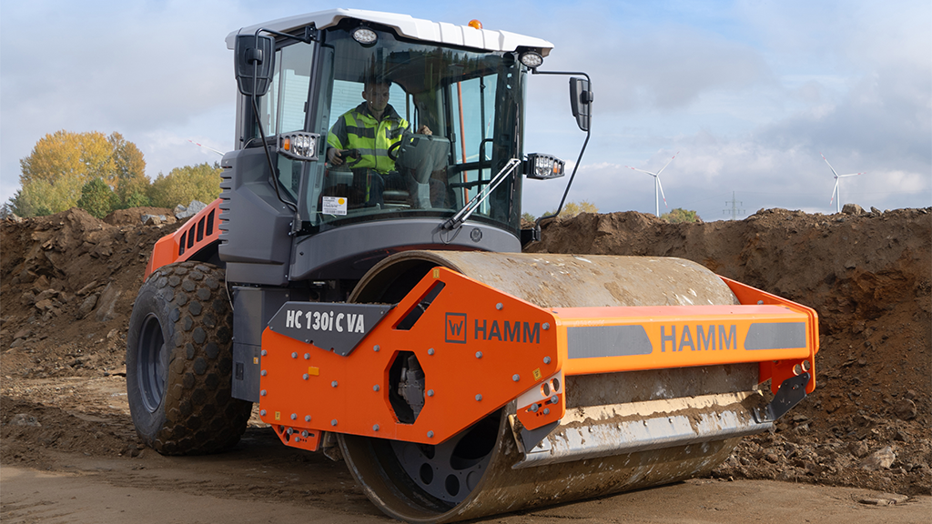 Hamm’s new variable amplitude compactor automatically adjusts to prevent over compaction
