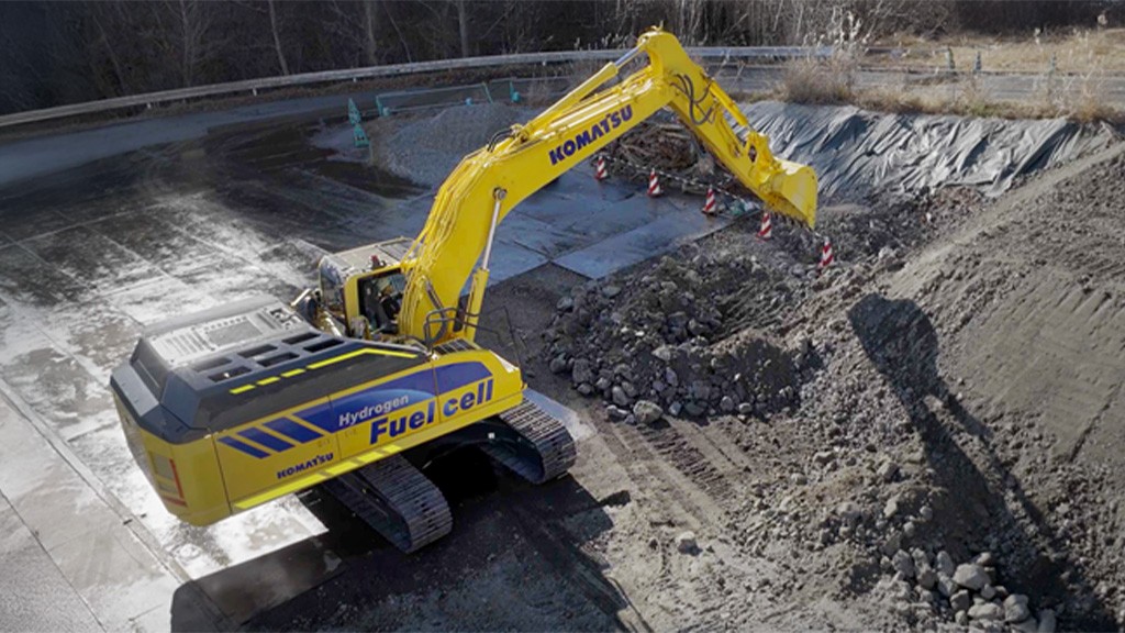 Komatsu tests hydrogen-powered hydraulic excavator at live construction site in Japan