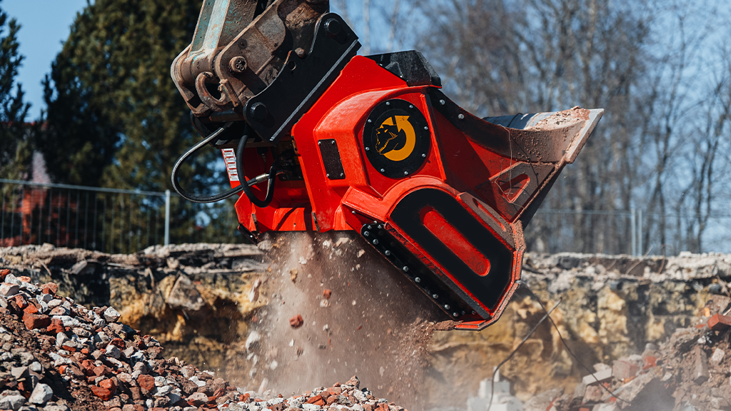 VIDEO: ALLU’s new concrete crushing bucket screens and separates scrap from demolition rubble