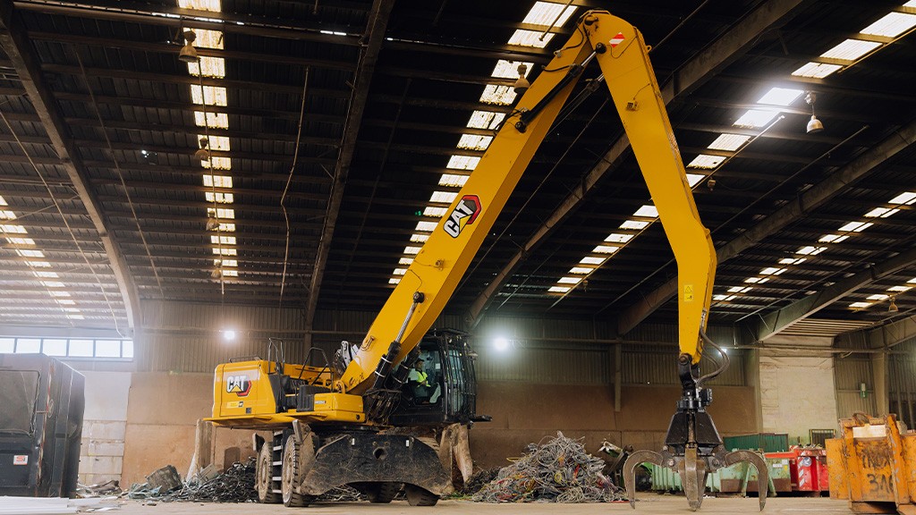 Cat upgrades grapple attachments to move more material with less weight