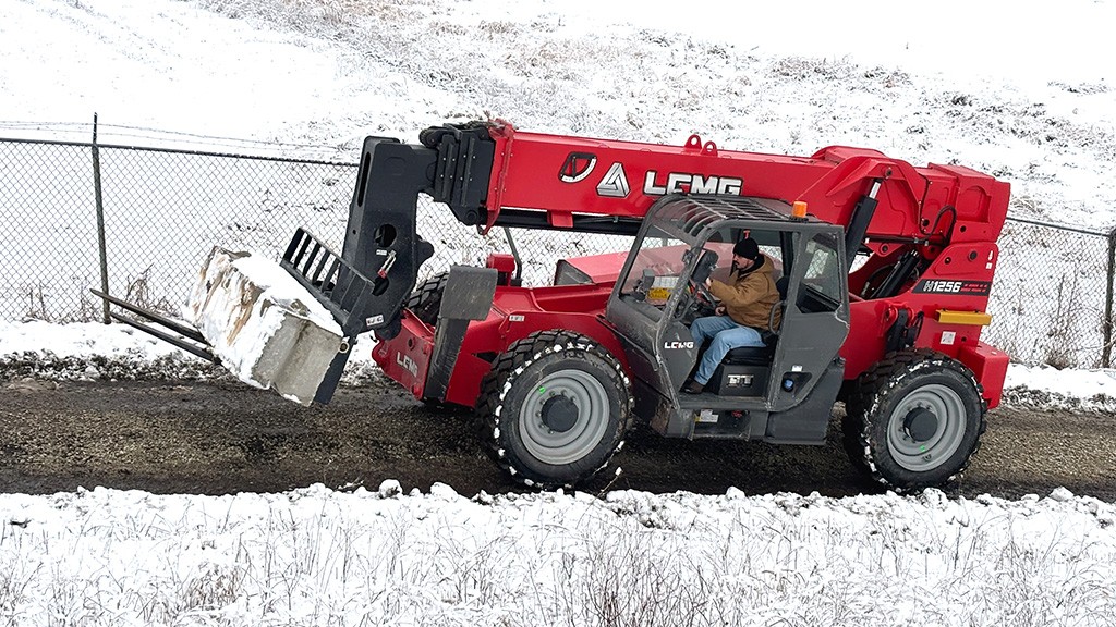 Three steering modes enhance manoeuvrability of LGMG’s new high-capacity telehandler