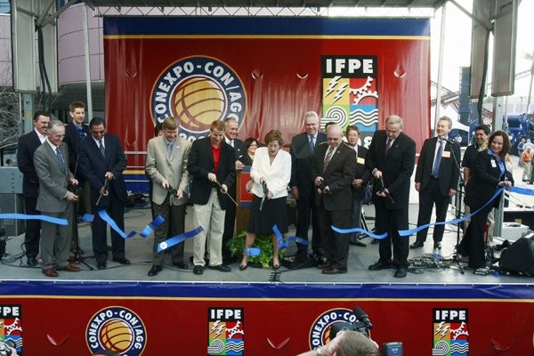 Caterpillar to unveil their first vocational truck at CONEXPO