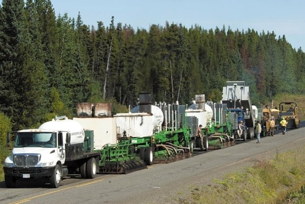 Cutting-edge, asphalt recycling system for road repair