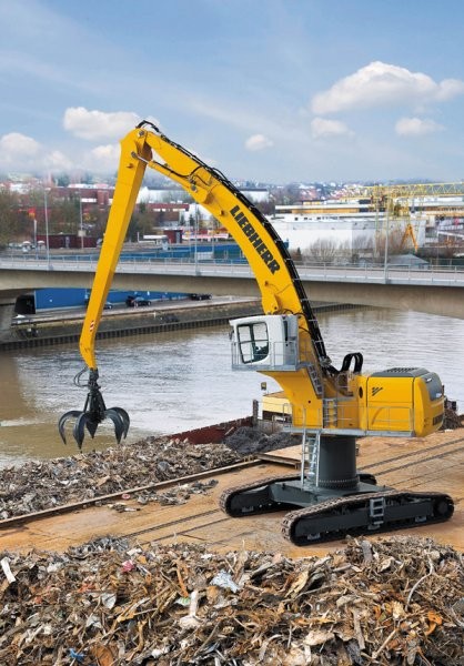 Prize-winning Liebherr Handler first in new line Prize-winning Liebherr Handler first in new line