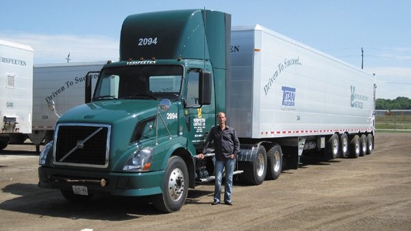 Ontario hauler rolls with lightweight, moving floor transfer trailers