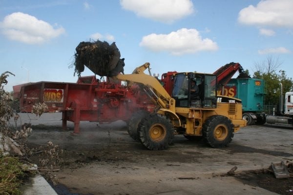 Using a 3800XL Wood Hog, Windsor Disposal Services processes roughly 15,000 tonnes of green waste annually.
