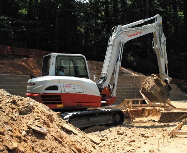 Takeuchi adds three new Canadian dealers