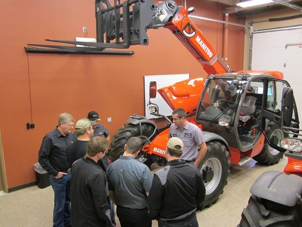 Manitou Americas Opens Dealer Training Center for Gehl, Manitou and Mustang brands Manitou Americas Opens Dealer Training Center for Gehl, Manitou and Mustang brands