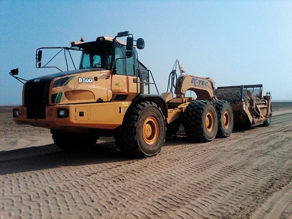 Contractors increase profitability using earthmoving scrapers with ADTs