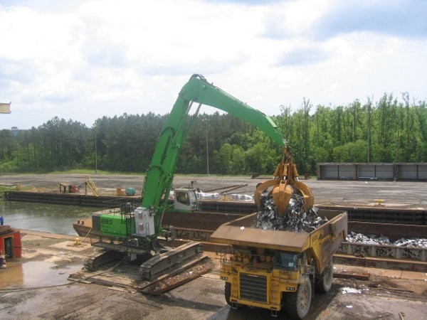 Sennebogen's 880 R-HD electric-drive scrap handler saves diesel and increases turnaround