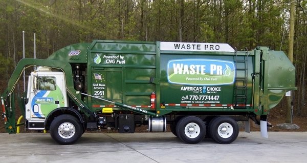 E-Z Pack – Mack collaboration results in first CNG front loader for Waste Pro USA