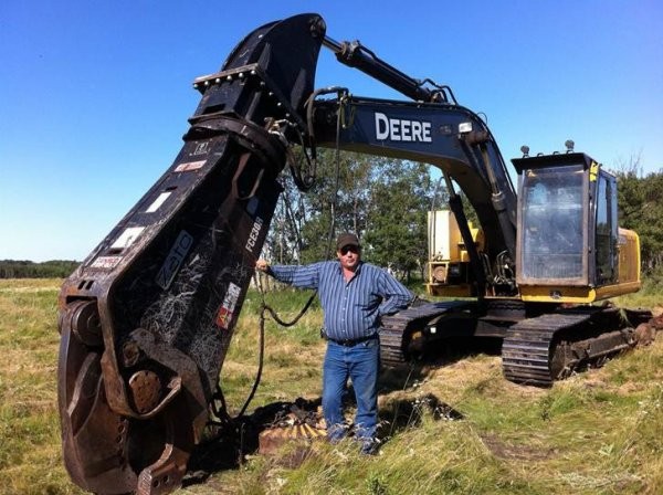 Grant Nelson’s Zato Cayman FCE 30 R shear features an extra set of guide blades and a modified structure and body that reduces flexing and torsion.