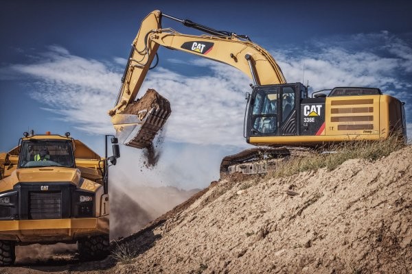Caterpillar Unveils First Model in New Line of  Hydraulic Hybrid Excavators