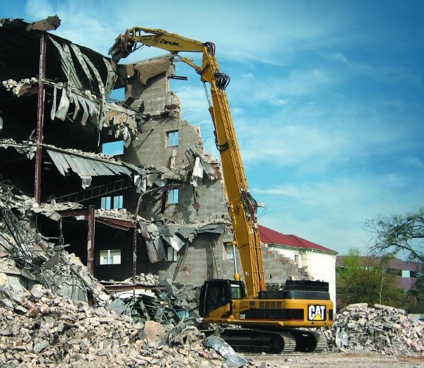 Cat-Jewell alliance produces ultra-high- demolition excavators