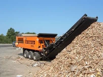 Burning less than 10 gallons per hour, Doppstadt's DW series slow-speed shredders perform primary reduction much more economically than a high-speed grinder.