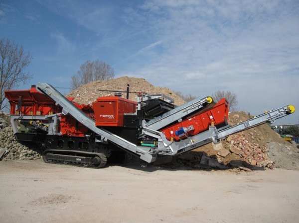 SBM mobile crushing and screening plants new to Canada, will be exhibited at National Heavy Equipment Show