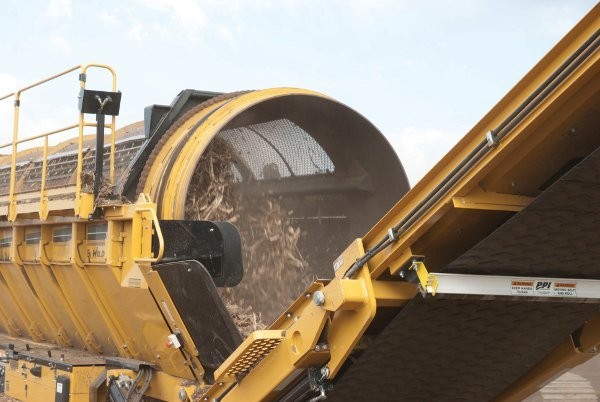 J. Pettiecord’s TR626 Wildcat trommel screen features a 1.8m drum and hopper that can accommodate up to 5.7 cubic metres of wood fibre J. Pettiecord’s TR626 Wildcat trommel screen features a 1.8m drum and hopper that can accommodate up to 5.7 cubic metres of wood fibre