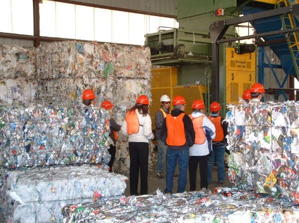 Recycling Facility Operators students at the Santa Fe Buckman Recycling Center