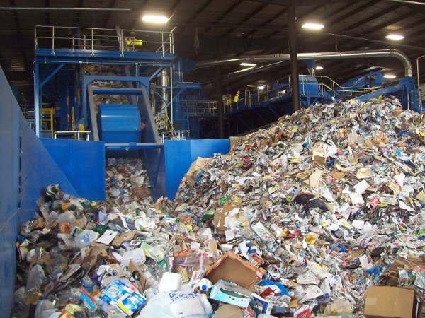 ReCommunity's newly installed CP Group system in Memphis processes glass, aluminum, steel, plastic, newspapers, magazines and cardboard. ReCommunity's newly installed CP Group system in Memphis processes glass, aluminum, steel, plastic, newspapers, magazines and cardboard.