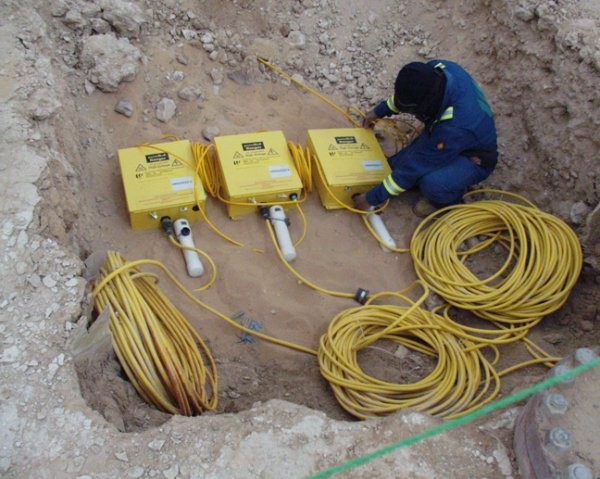 Passive microseismic monitoring can save lives and avoid damage Passive microseismic monitoring can save lives and avoid damage