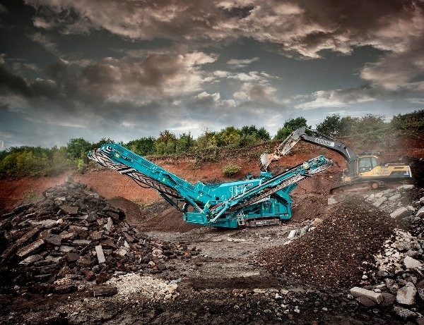 Powerscreen's Warrior 2100 screen plant