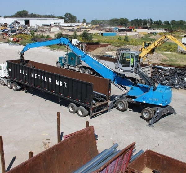 The Terex Fuchs MHL350 D offers a standard 16-metre reach,  reducing the number of times material needs to be handled.