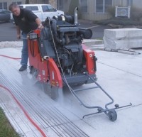 Pavement saw stays level and boosts productivity Pavement saw stays level and boosts productivity