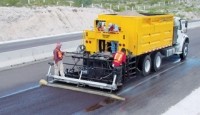Truck-mounted slurry seal/ microsurfacing pavers Truck-mounted slurry seal/ microsurfacing pavers