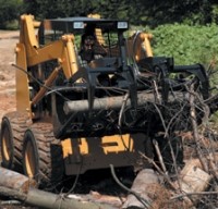 Hydraulic box blade, grapples among new attachments