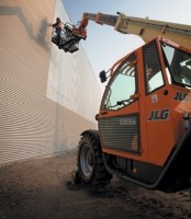 Telehandler features powershift transmission Telehandler features powershift transmission