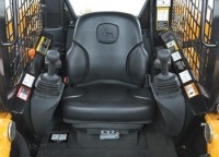 John Deere’s smooth electro-hydraulic controls John Deere’s smooth electro-hydraulic controls