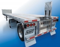 Integrated stairway for platform trailers