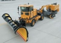 Airport-class plows