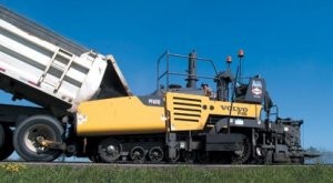 Innovative contractor uses crumb rubber asphalt and a reborn paver Innovative contractor uses crumb rubber asphalt and a reborn paver