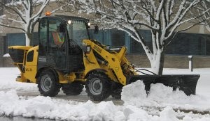 Articulated loader fits small spaces