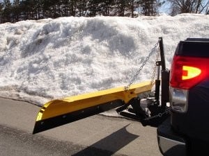 Self-contained snowplow