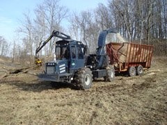 Mobile biomass chipping system