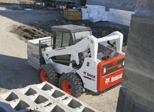Bobcat S750 skid-steer loader makes lifting and loading more efficient