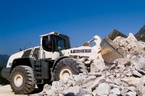 The Liebherr L 586: the World’s Largest Hydrostatically Powered Wheel Loader The Liebherr L 586: the World’s Largest Hydrostatically Powered Wheel Loader
